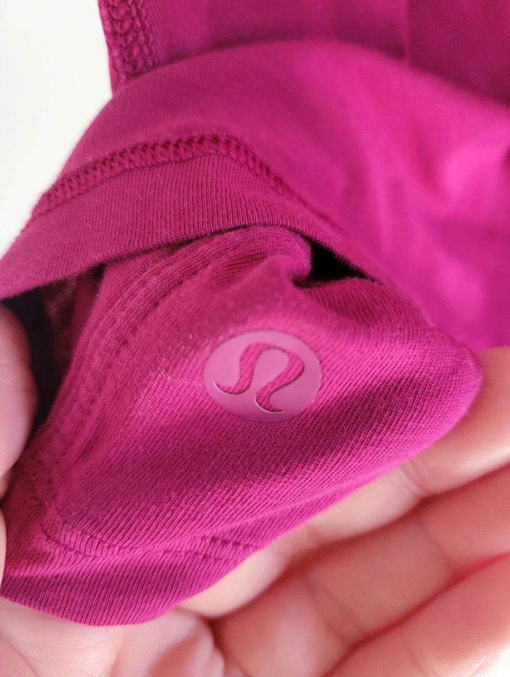 Lululemon Crew Neck Raw Edge Back Seam T-Shirt Magenta Womens 10
